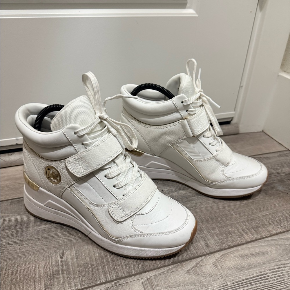 Michael Kors Women's White High-Top Sneakers - 7.5 - Picture 4 of 7